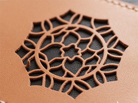 Vizualni laserski krmilnik in nevizualni laserski krmilnik.